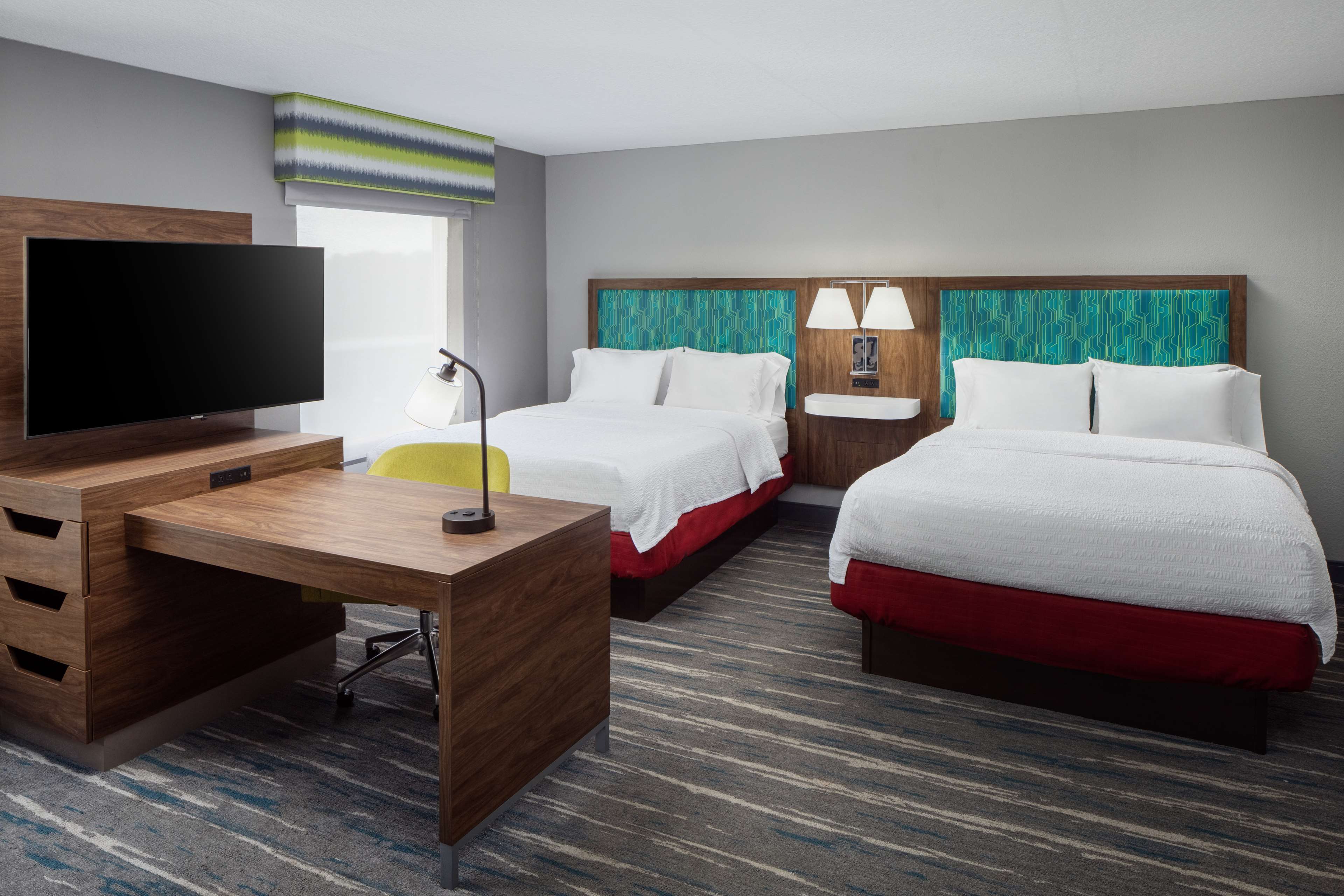 Hampton Inn & Suites Savannah - I-95 South - Gateway - Tap to explore photos