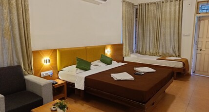 Hotel Durvankur Room Type - Superior AC Room