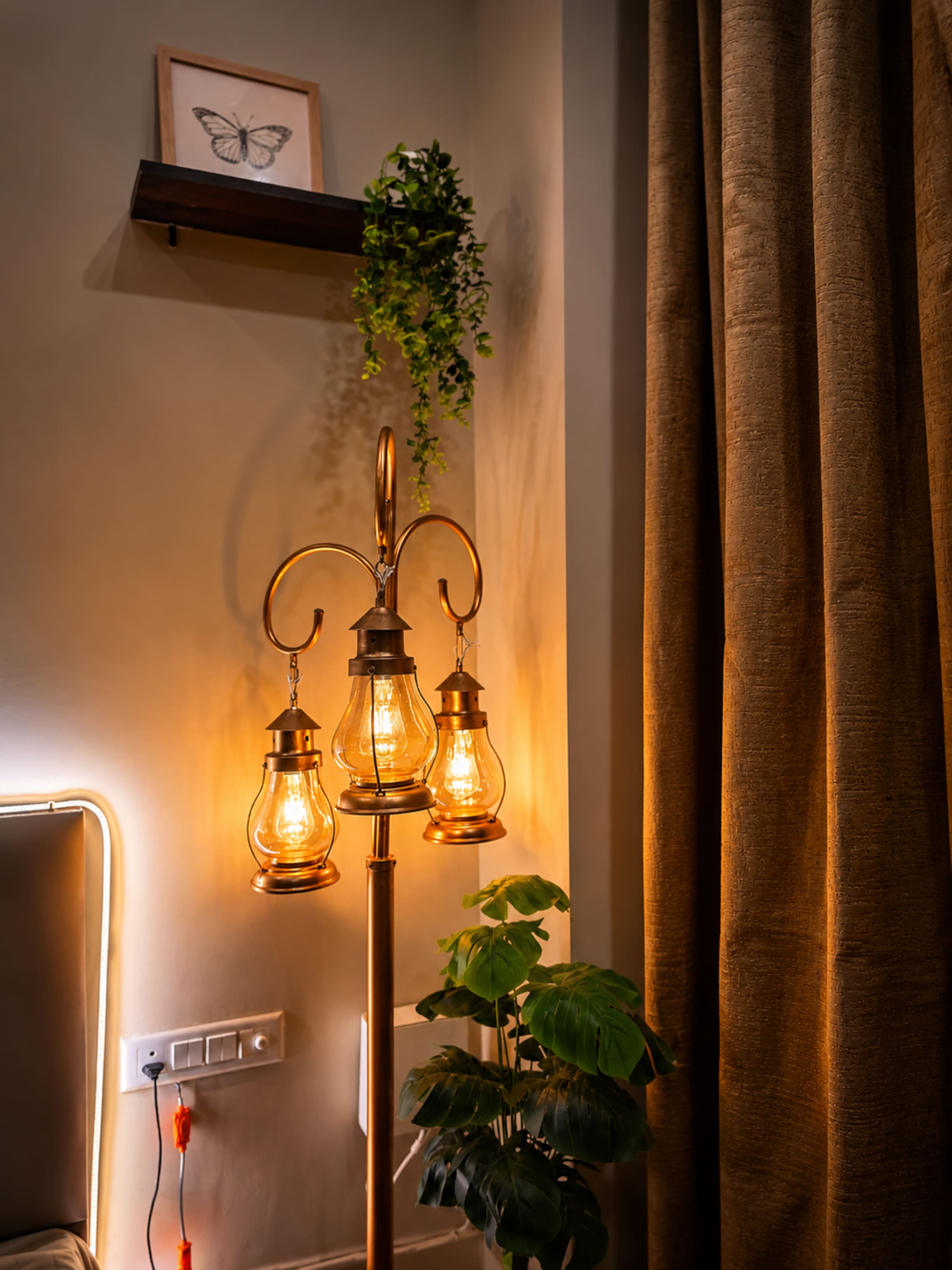 The Halt Luxury Stay Near Expo Mart Pari Chowk - Tap to explore photos