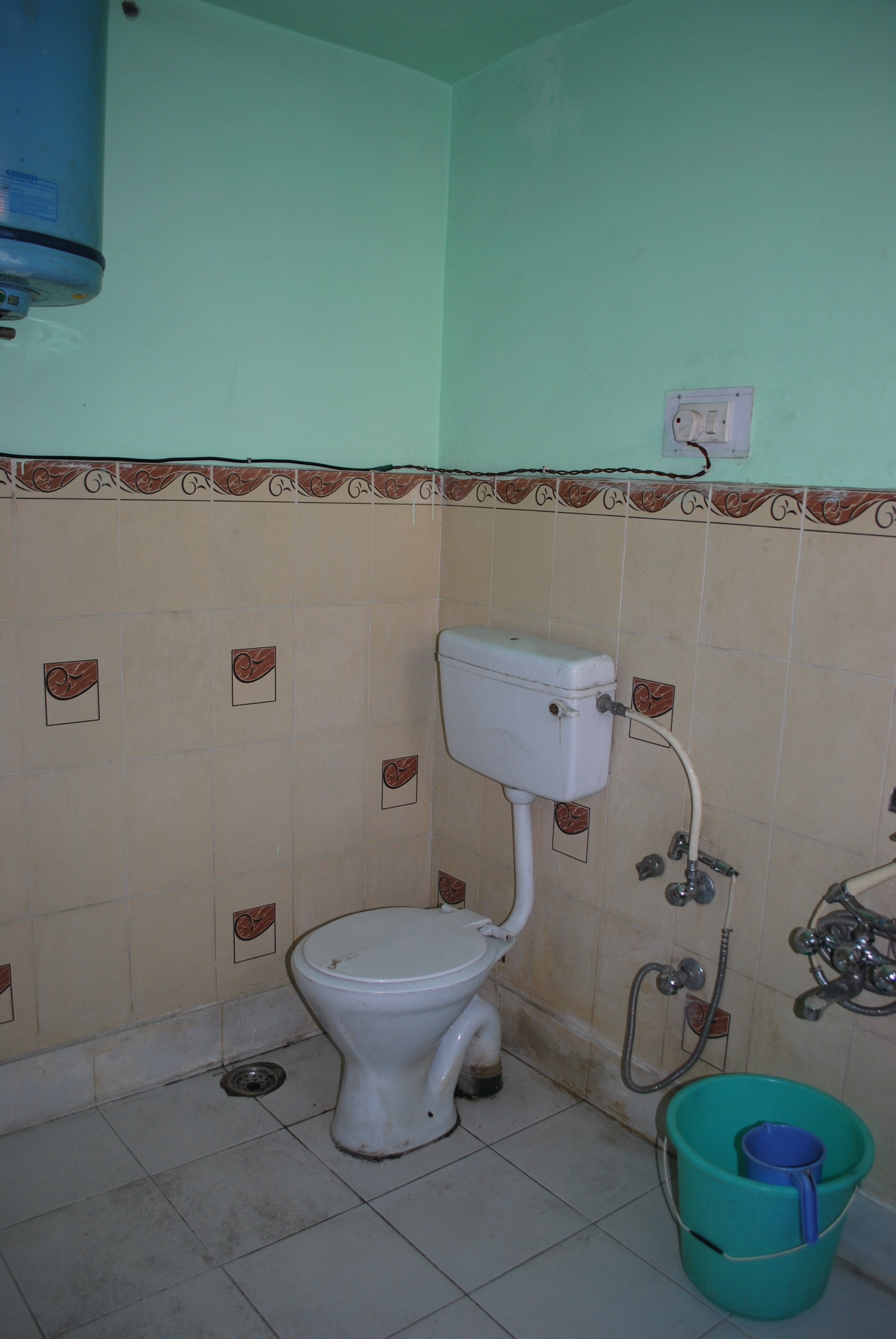 Kashmir Mahal Guest House - Tap to explore photos