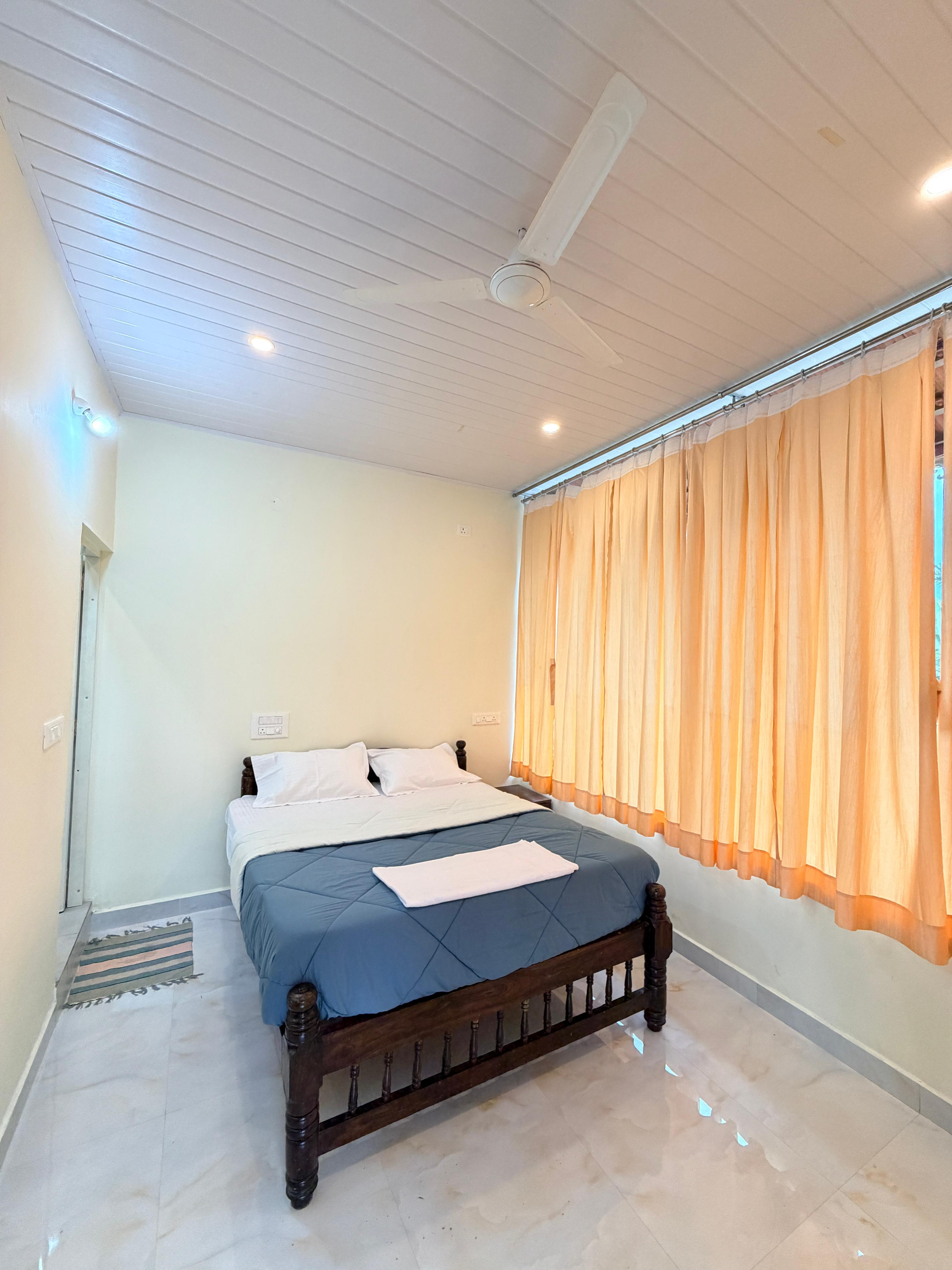 Chirping Niche Estate Stay - Tap to explore photos