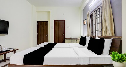 Super Collection O Begumpet Formerly Alpine Glow Sunrise Room Type - Deluxe