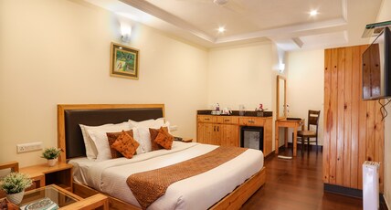 Hotel SunGrace Room Type - Executive Deluxe Room with Terrace and Work Desk