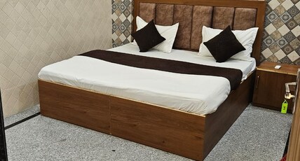 Shri Vindhyavasini Residency Room Type - Double Bed AC Room