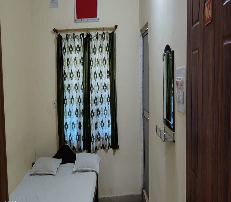 Hotel Gurukripa Inn - Tap to explore photos