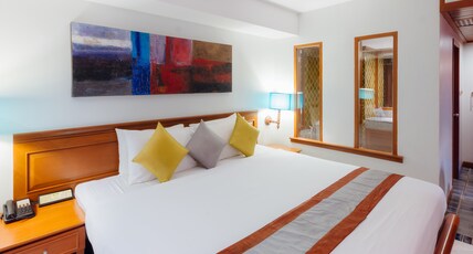 Sunset Beach Resort Phuket Room Type - Superior Partial SeaView with Balcony and Bathtub Sunset Beach Resort Phuket Room Type - Superior Partial SeaView with Balcony and Bathtub