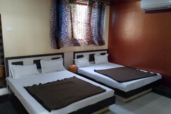 Address of Golden Paying Guest House