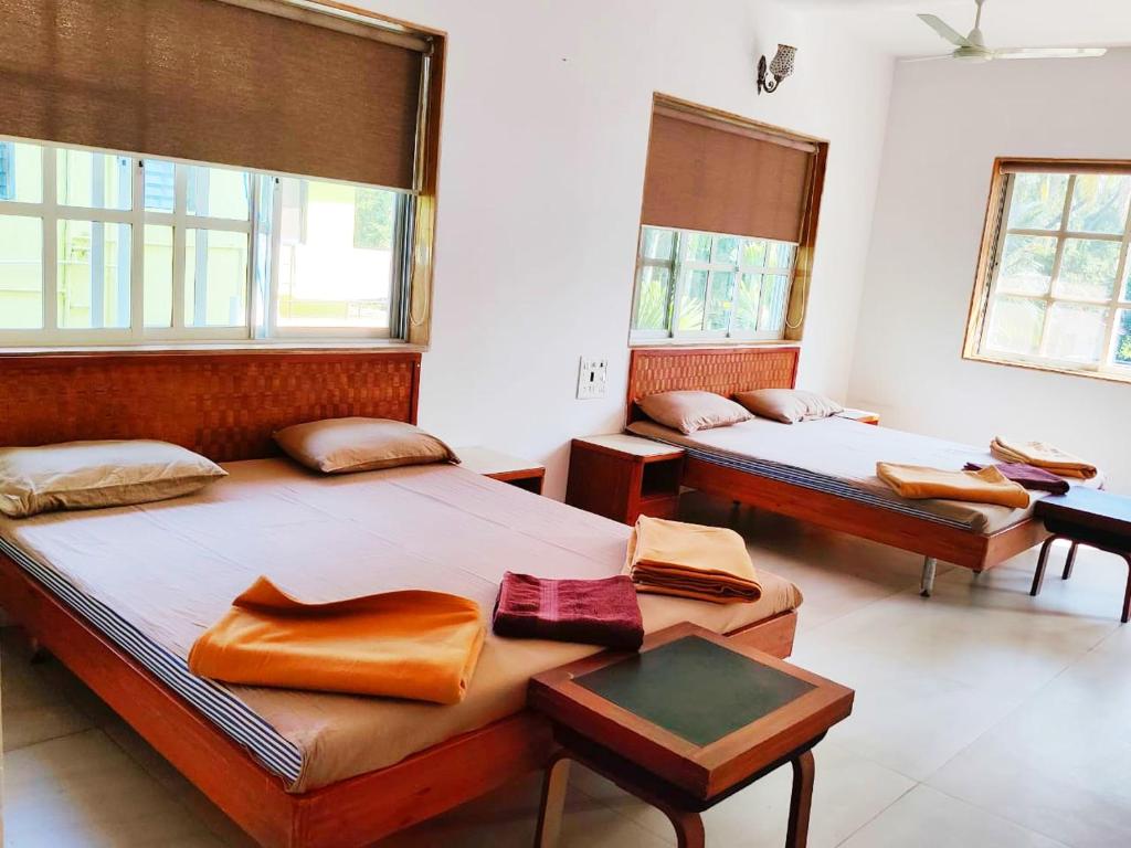 Kiva Beach Resort - Tap to explore photos