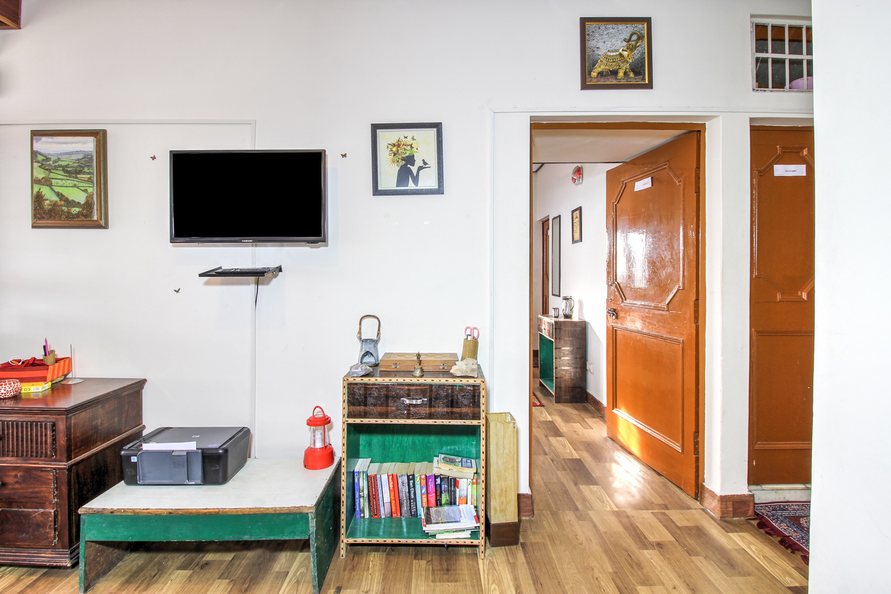 YTRC Backpacker - Tap to explore photos