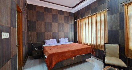 Hotel Shiraz Regency Room Type - Delux Room