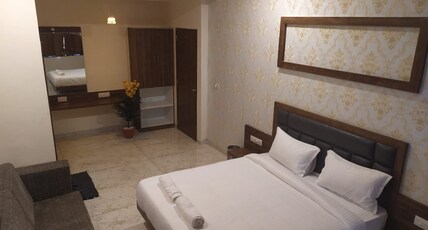 Hotel Krishna Palace Room Type - DELUXE ROOM
