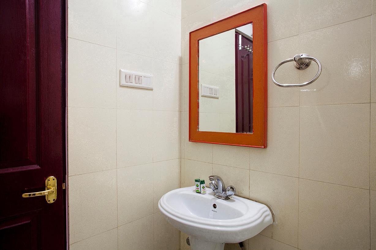 Hotel Gordon House Katra - Tap to explore photos