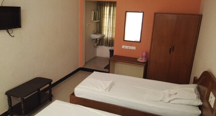 COMFORT INN Room Type - Executive Double A/C