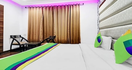 Hotel Unique By Golden Hospitality Room Type - Deluxe Room with City View Queen Bed
