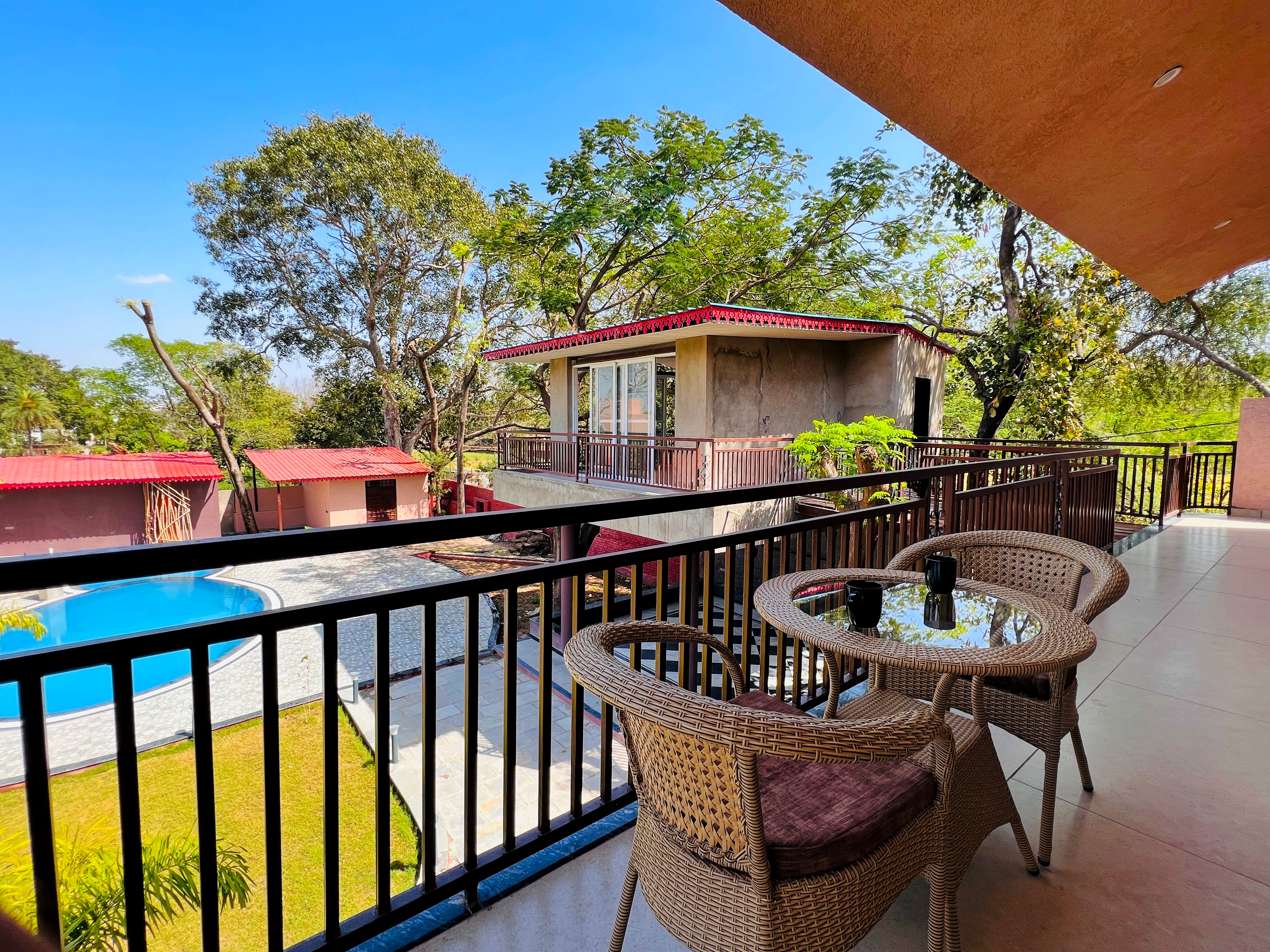 Paradise Green - Tap to explore photos