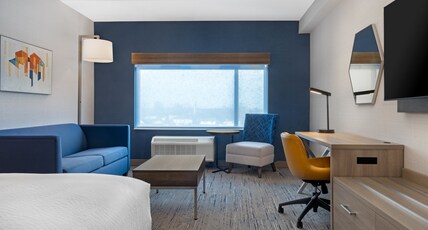 Holiday Inn Express & Suites ST. THOMAS Room Type - 1 King Standard Extra Floor Space Sofabed
