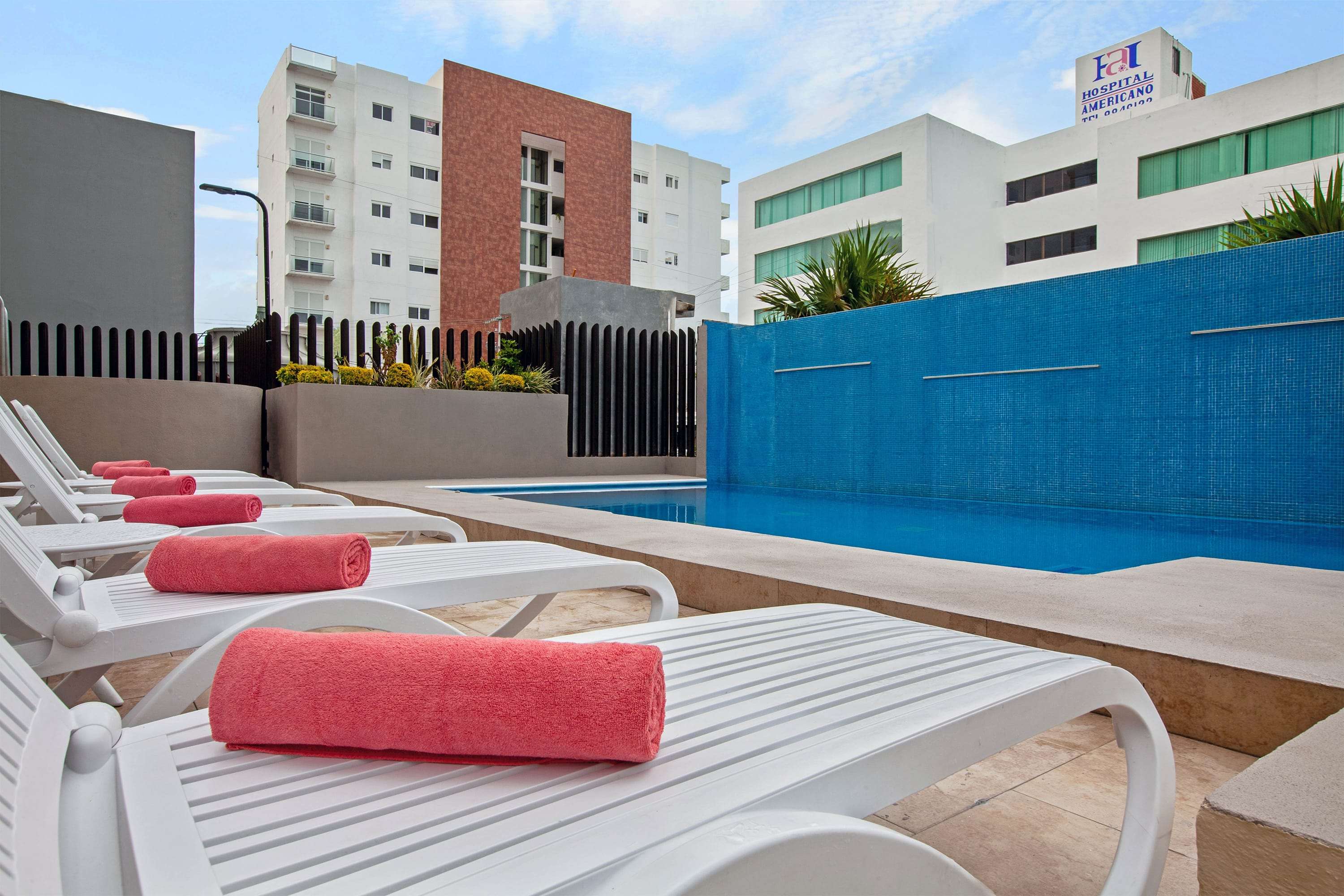 Wyndham Garden Cancun Downtown - Tap to explore photos