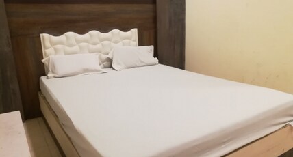 Hotel Lake View Room Type - Deluxe AC Room