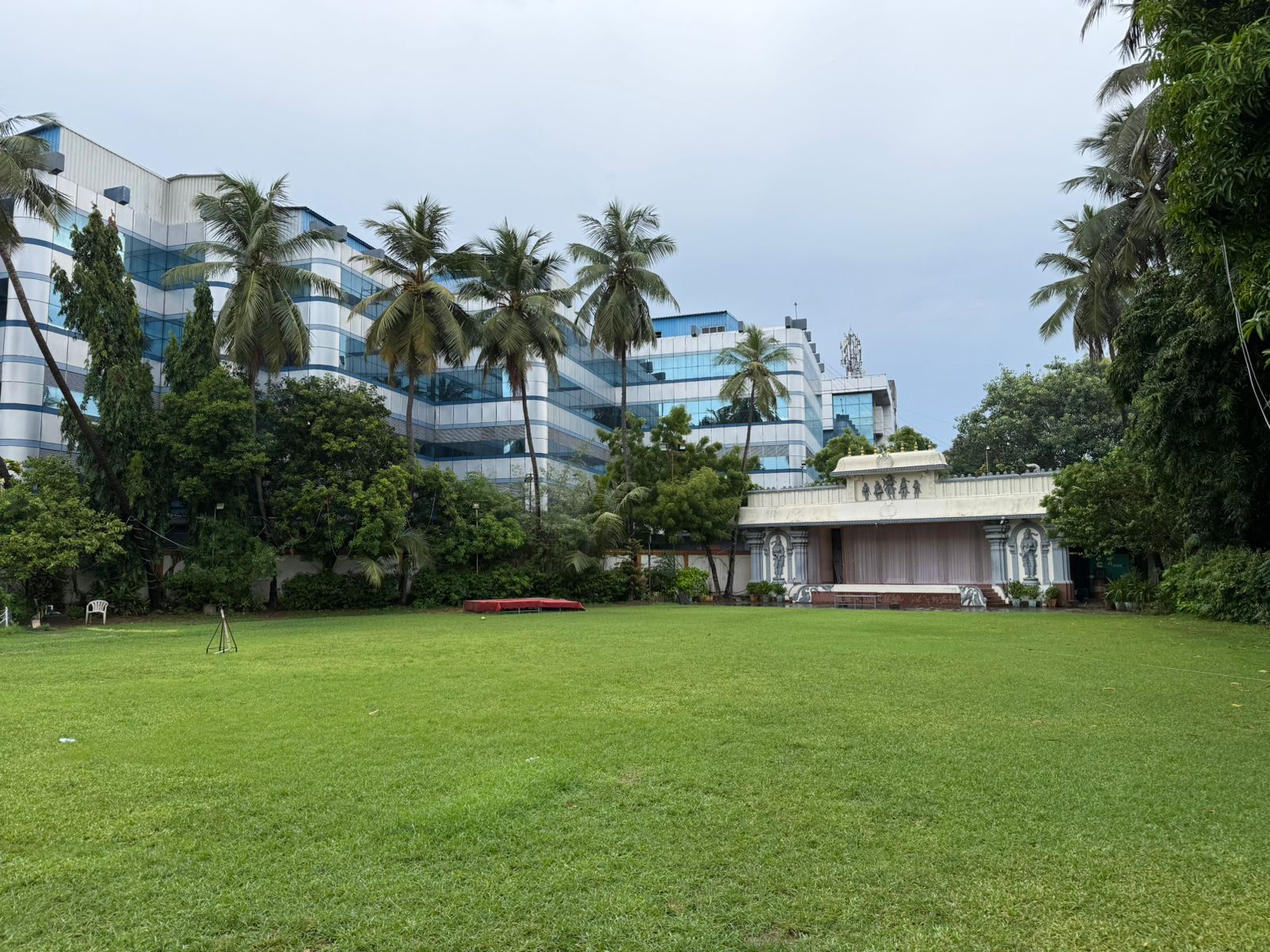 HOTEL PALMGROVE - Tap to explore photos