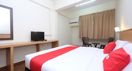 Hotel O 75 Room Type - Standard King