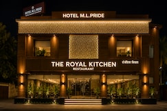 Hotel ML PRIDE -800 metre from railway station