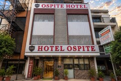 Rooms of OSPITE HOTEL 2Min Walkin Distance from surat railway station