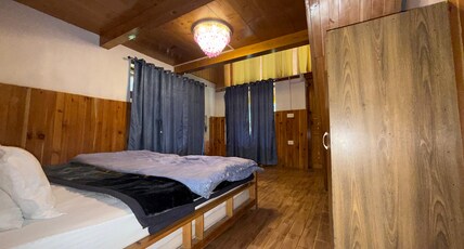 The Rustic Jibhi - Backpackers Hostel Room Type - Duplex with Mountain view
