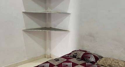 Aniruddh Home Stay Room Type - Deluxe 1 Bed Room