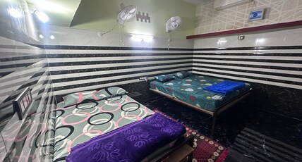 Hotel gunj palace Room Type - Bedroom 2