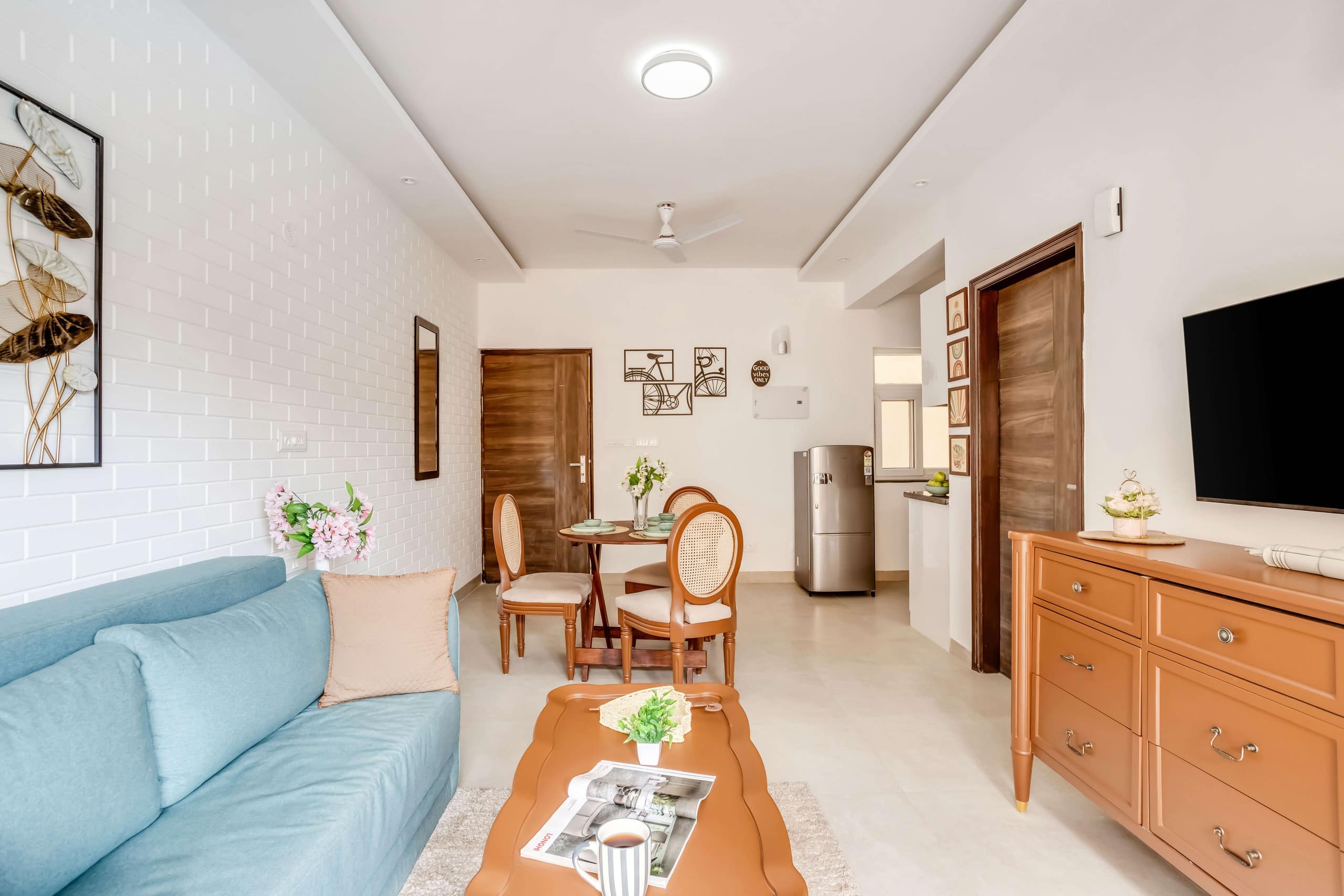 Evara Luxe 1BHK near Candolim Beach - Tap to explore photos