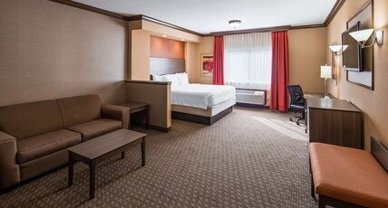 Best Western Plus North Canton Inn & Suites Room Type - Accessible - Suite King Bed, Mobility Accessible, Communication Assistance, Bathtub, Sofabed, Non-Sm Best Western Plus North Canton Inn & Suites Room Type - Accessible - Suite King Bed, Mobility Accessible, Communication Assistance, Bathtub, Sofabed, Non-Sm