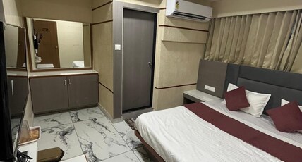 Hotel Nexon Inn Room Type - Deluxe Dobule Queen Bed Room