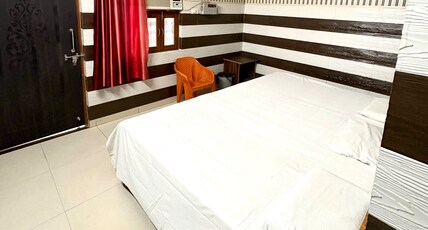 Hotel Shiv Ganga Room Type - Bedroom 2
