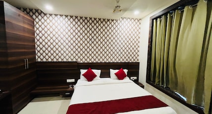 HOTEL RAJ RESIDENCY(MP NAGAR) Room Type - Super Deluxe Room