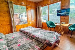 Forest Heaven A 1BR homestay by Homeyhuts