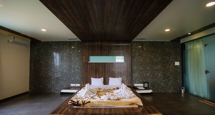 SORINA HILLSIDE RESORT Room Type - Suite Room with Jacuzzi and Balcony