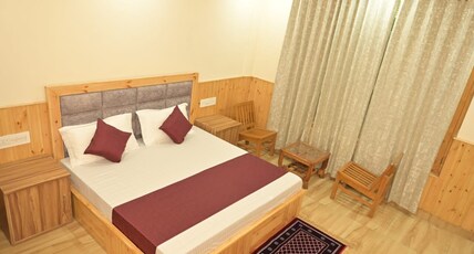 HOTEL ROYAL GALAXY Room Type - deluxe room