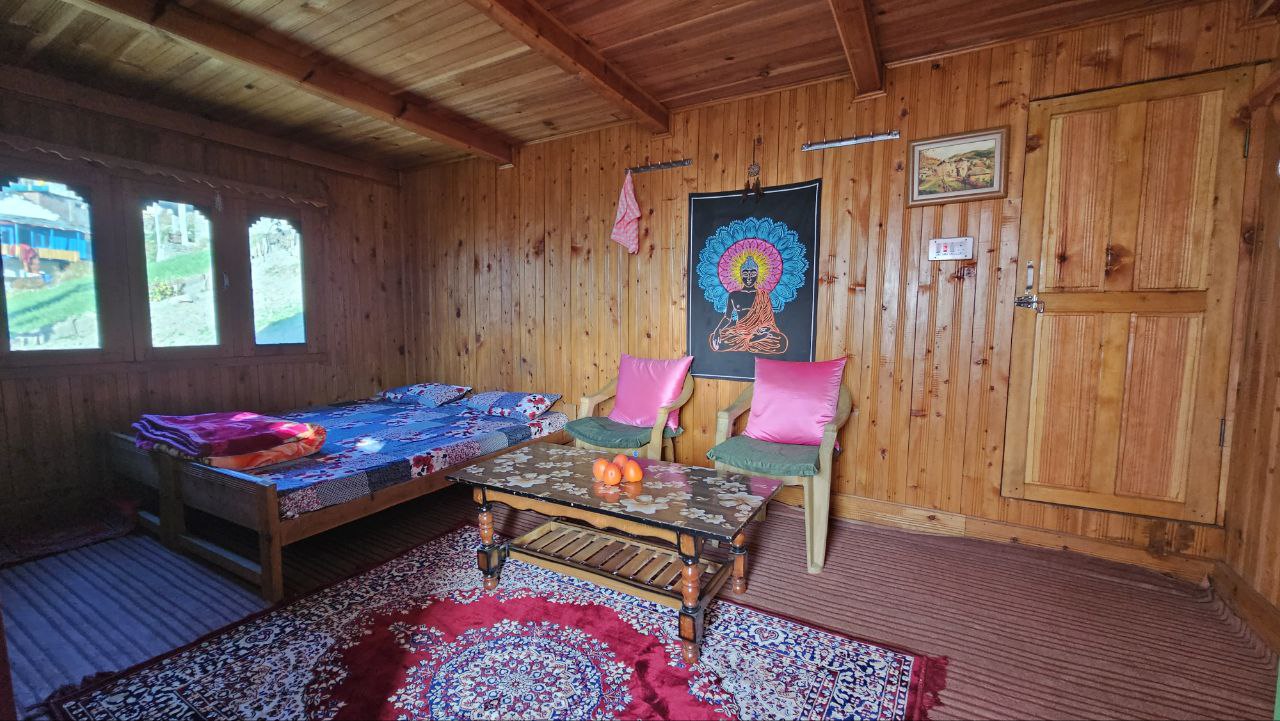 Gyani Homestay - Tirthan - Tap to explore photos