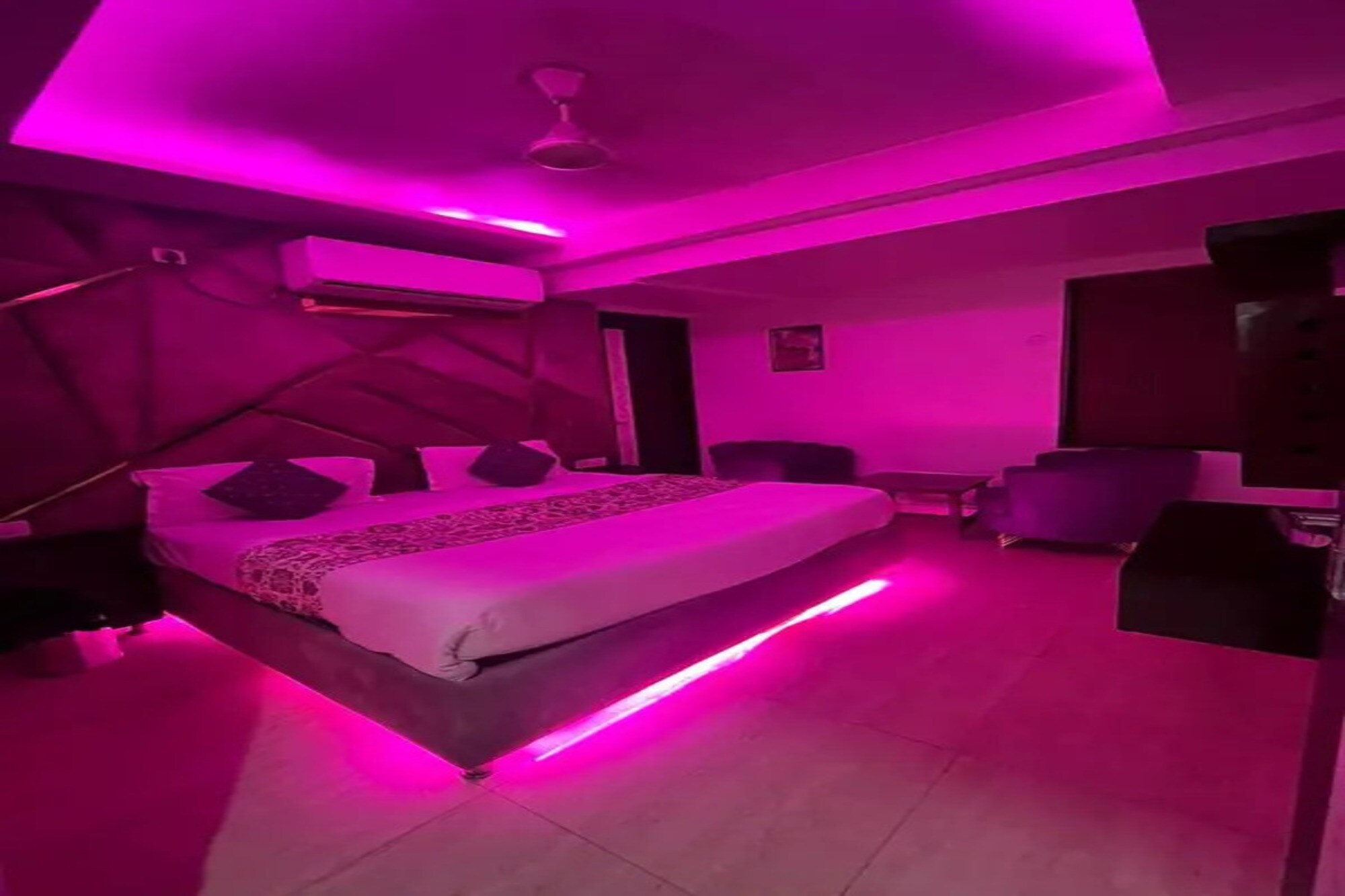 FabHotel Dev Palace II - Tap to explore photos