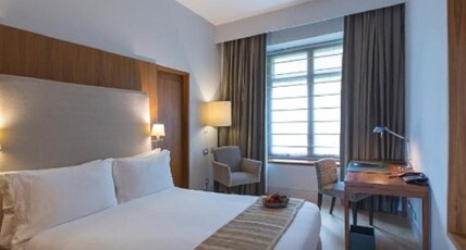 The Manor - New Delhi Room Type - Manor Classic Room