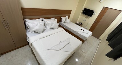 Hotel Elite Swagath Grand Room Type - Triple Room