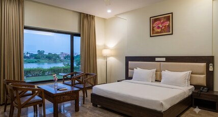 Veena Regency Room Type - Daffodil - Suite