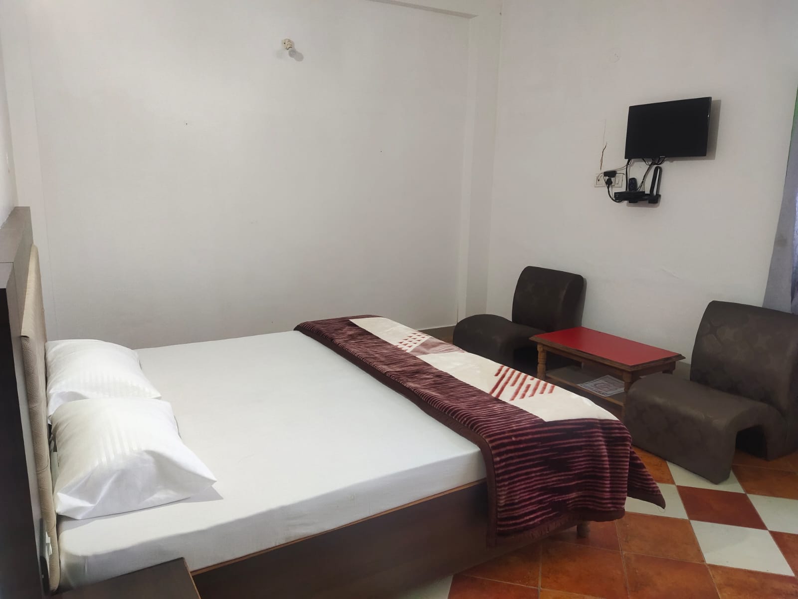 HOTEL DOLPHIN - Tap to explore photos