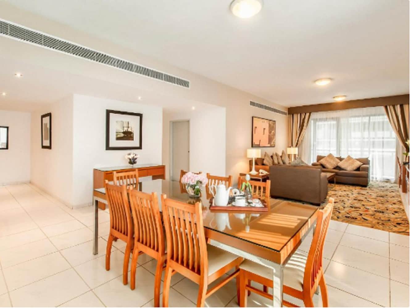 Golden Sands Hotel Apartments Bur Dubai - Tap to explore photos