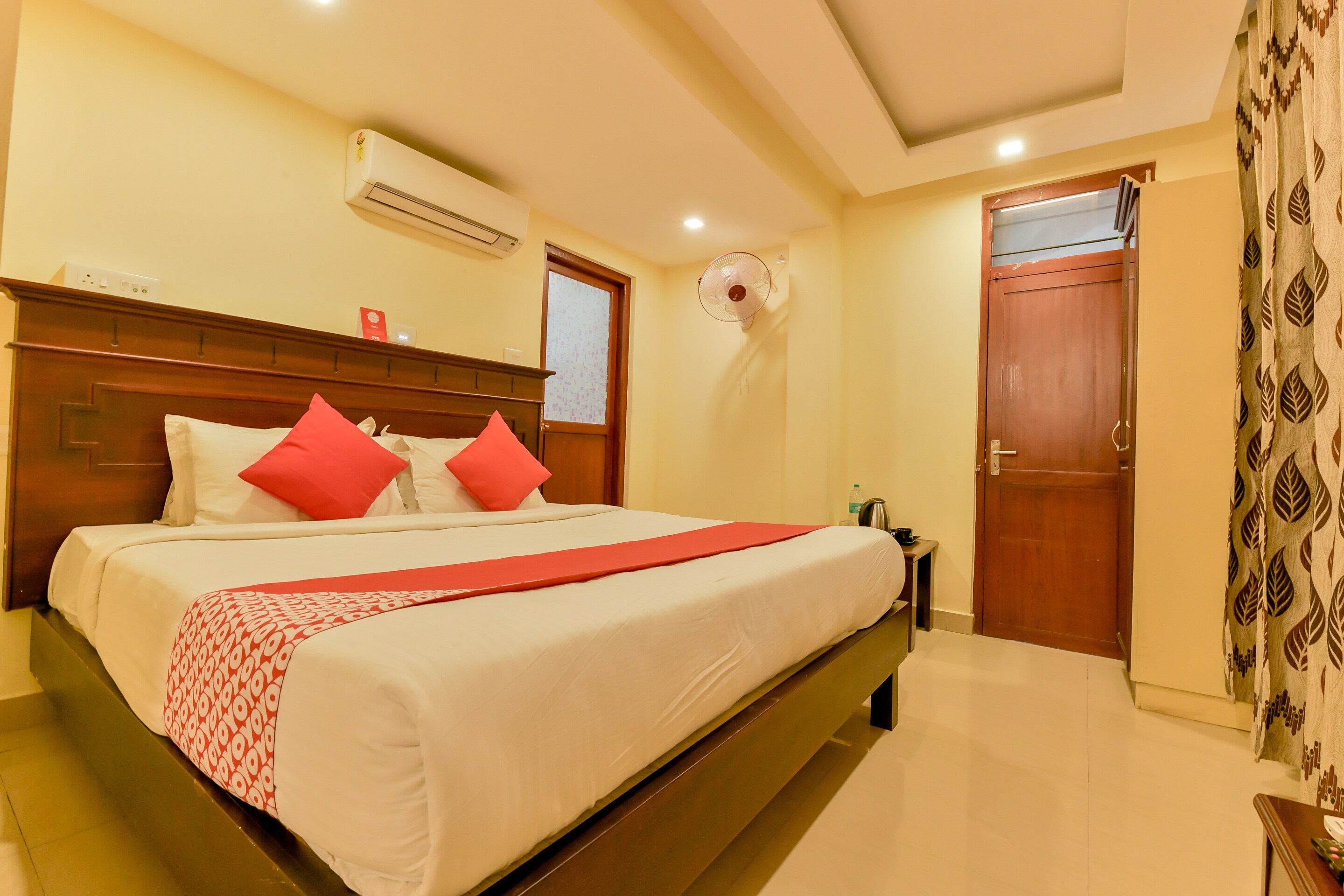 Hotel O DH Road Ernakulam - Tap to explore photos