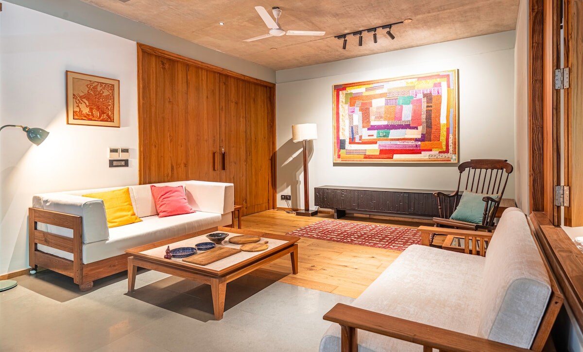 Gulmohar 3BHK Service Apartment Defence Colony - Tap to explore photos
