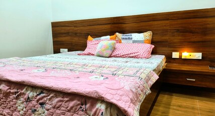 Krishna Home Stay and Guesthouse Room Type - The deluxe room