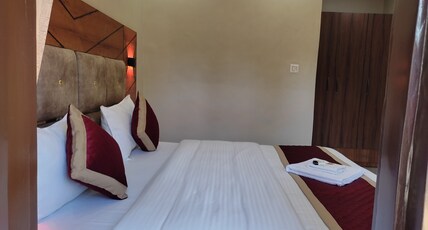 Hotel full moon night and restaurant Room Type - Semi deluxe