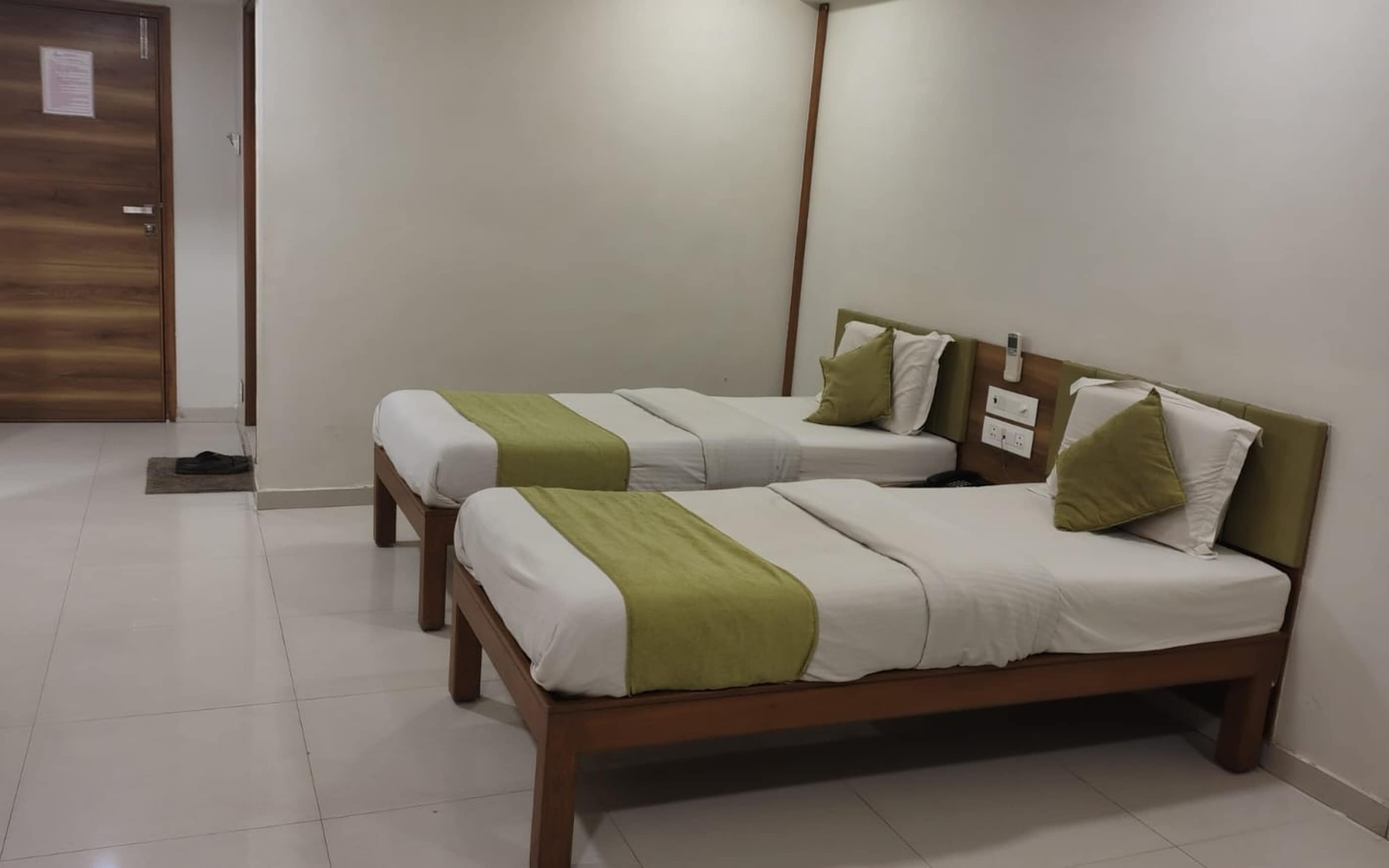 HOTEL PRUDENT - Tap to explore photos