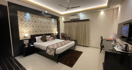 The Vaishnavi Room Type - Premium King